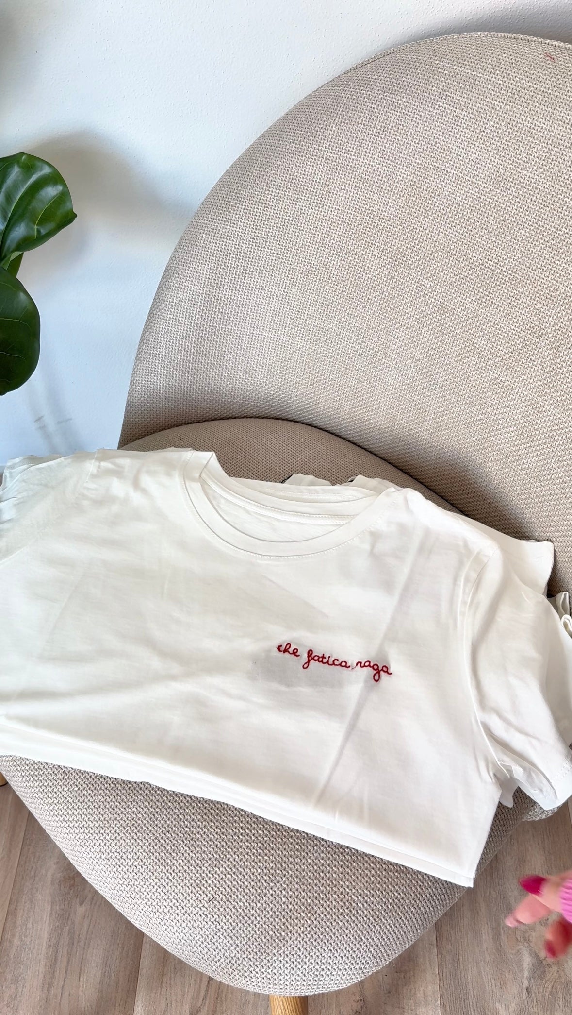 T-shirt ricamata