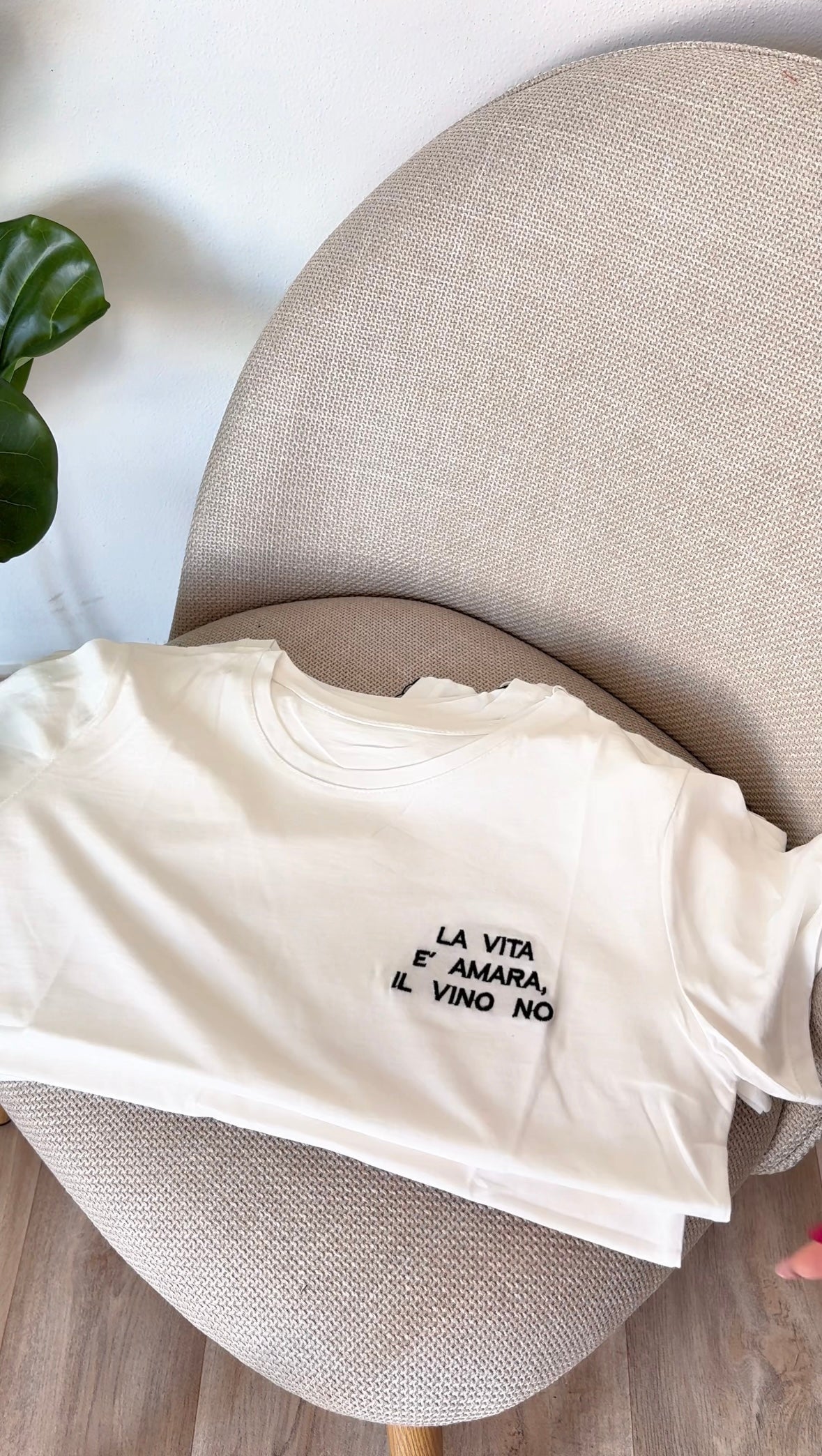 T-shirt ricamata