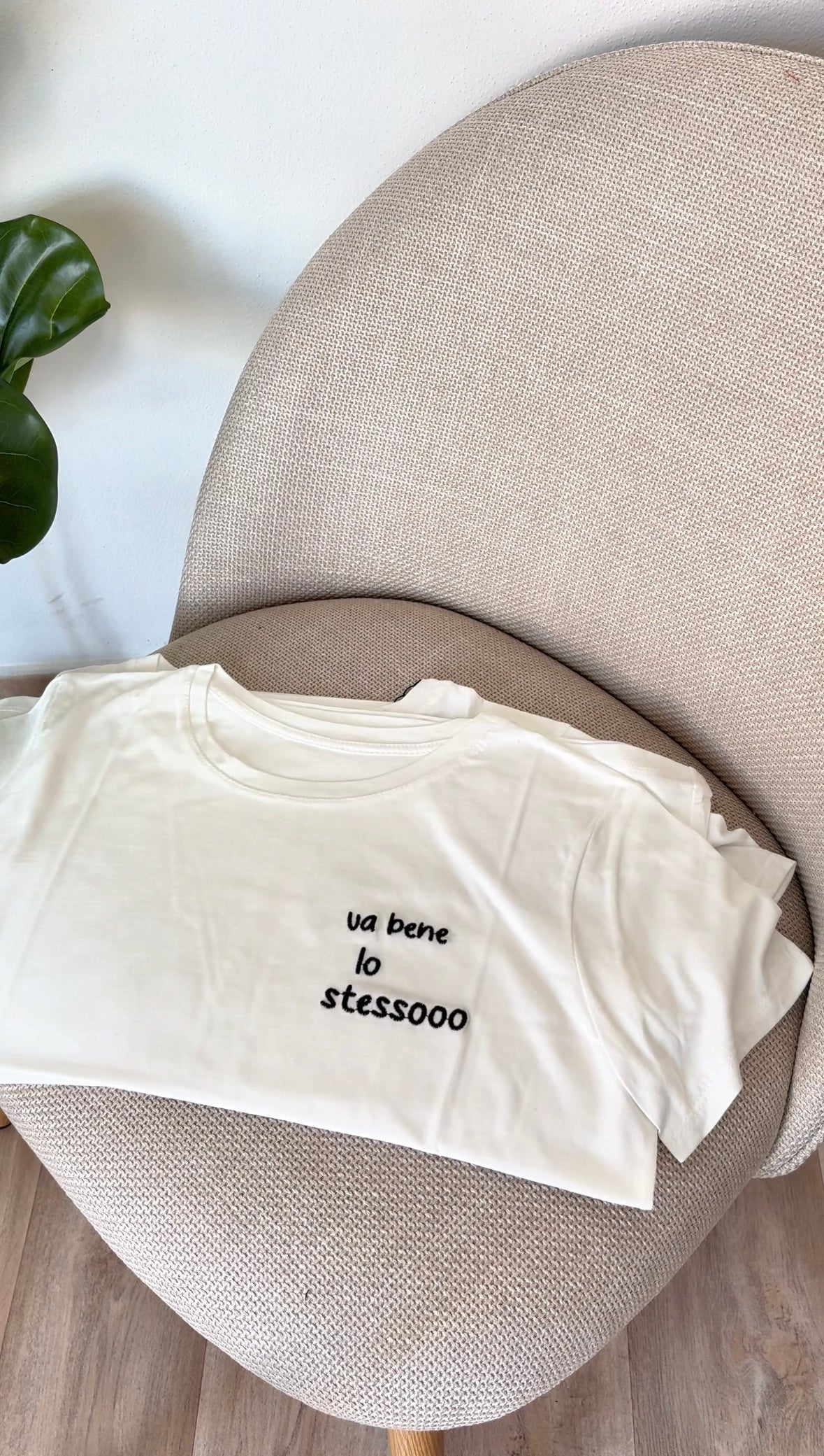 T-shirt ricamata