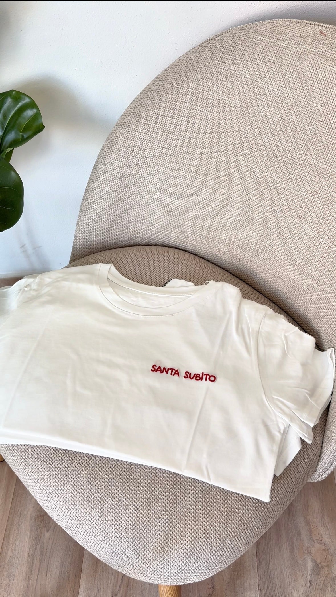 T-shirt ricamata